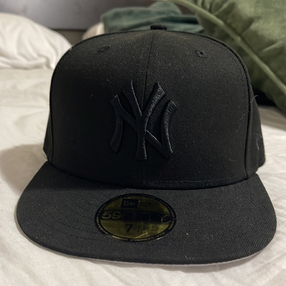 NWT New York yankees black fitted cap